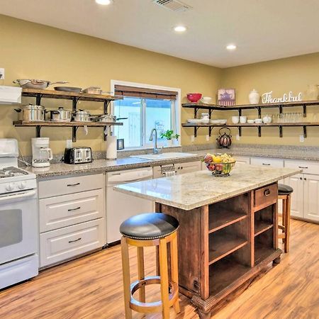 The Gathering Place Brenham Home On 6 Acres Eksteriør bilde