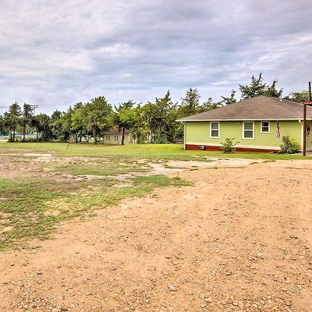 The Gathering Place Brenham Home On 6 Acres Eksteriør bilde