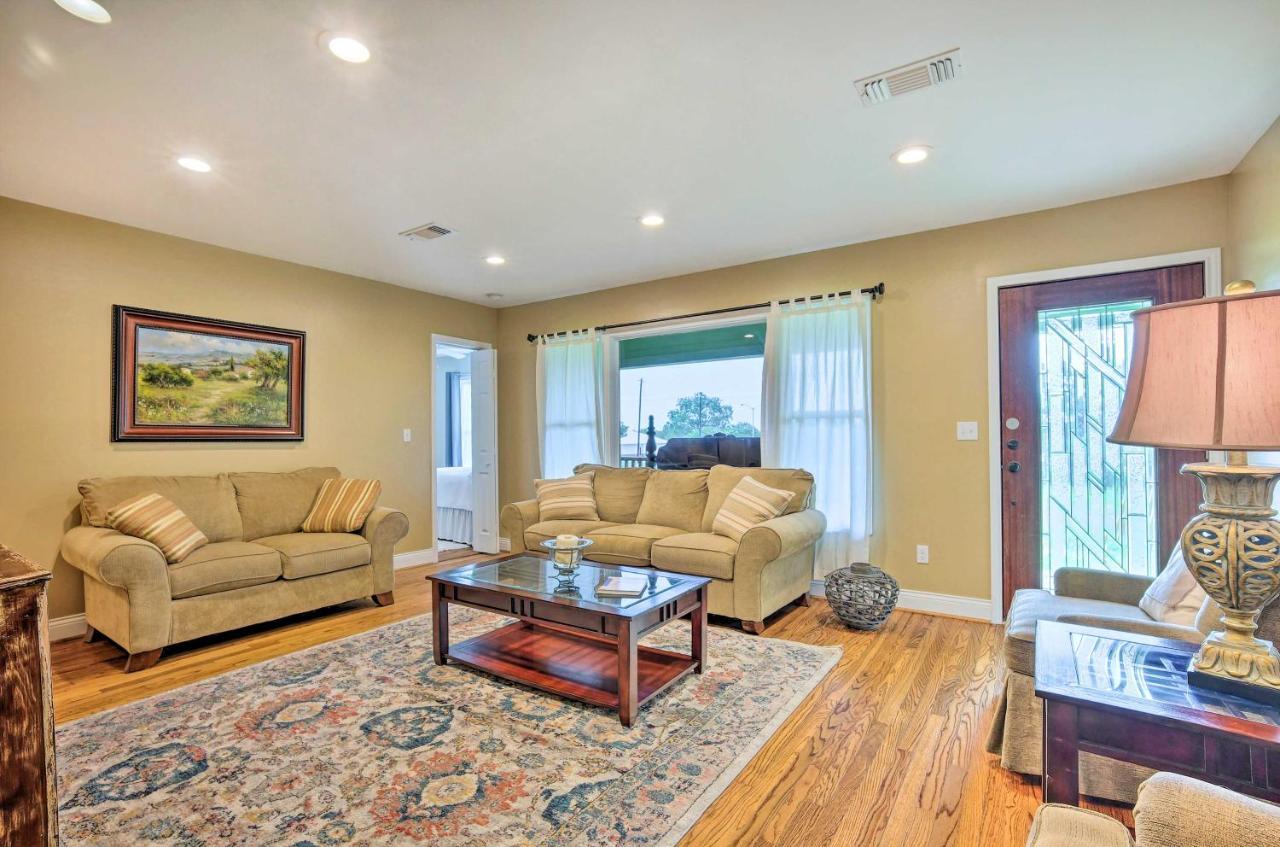 The Gathering Place Brenham Home On 6 Acres Eksteriør bilde