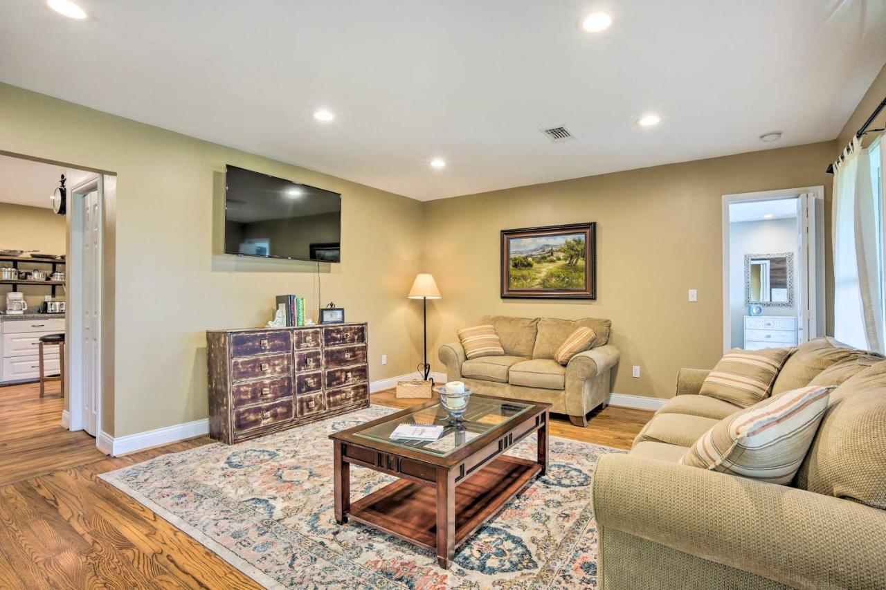 The Gathering Place Brenham Home On 6 Acres Eksteriør bilde