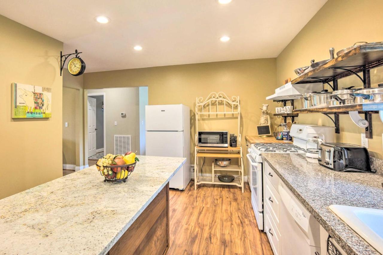 The Gathering Place Brenham Home On 6 Acres Eksteriør bilde