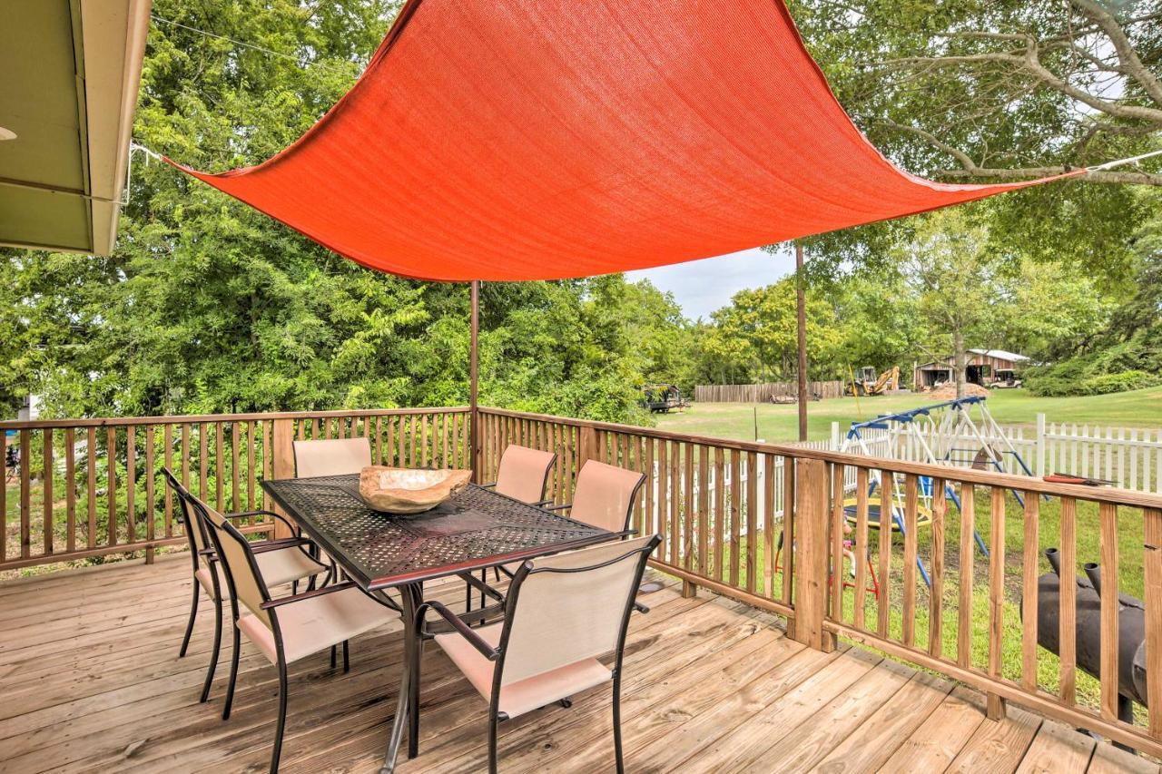 The Gathering Place Brenham Home On 6 Acres Eksteriør bilde