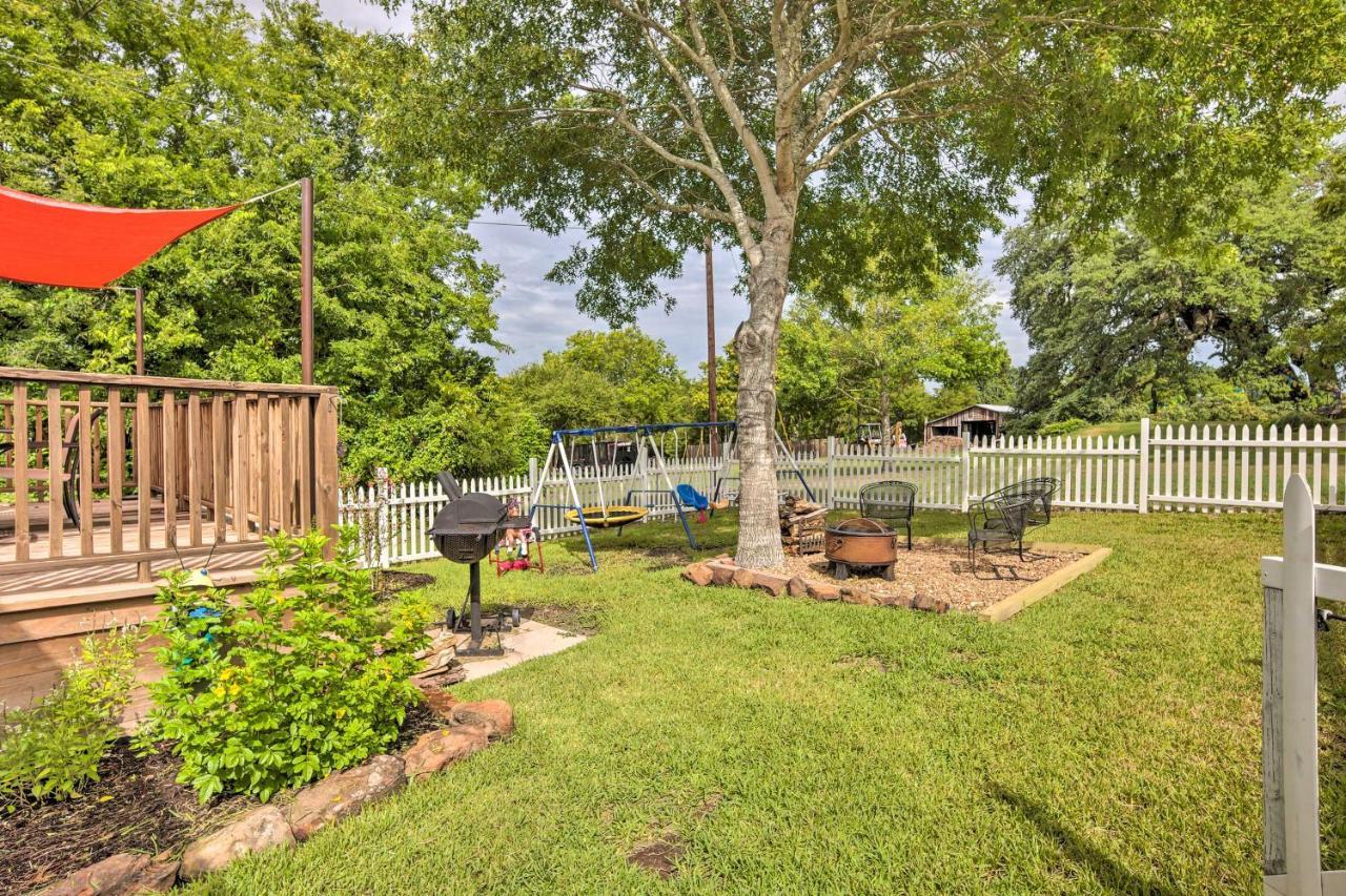 The Gathering Place Brenham Home On 6 Acres Eksteriør bilde