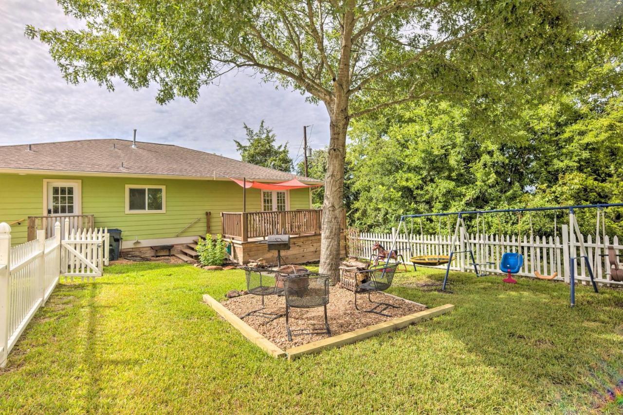 The Gathering Place Brenham Home On 6 Acres Eksteriør bilde