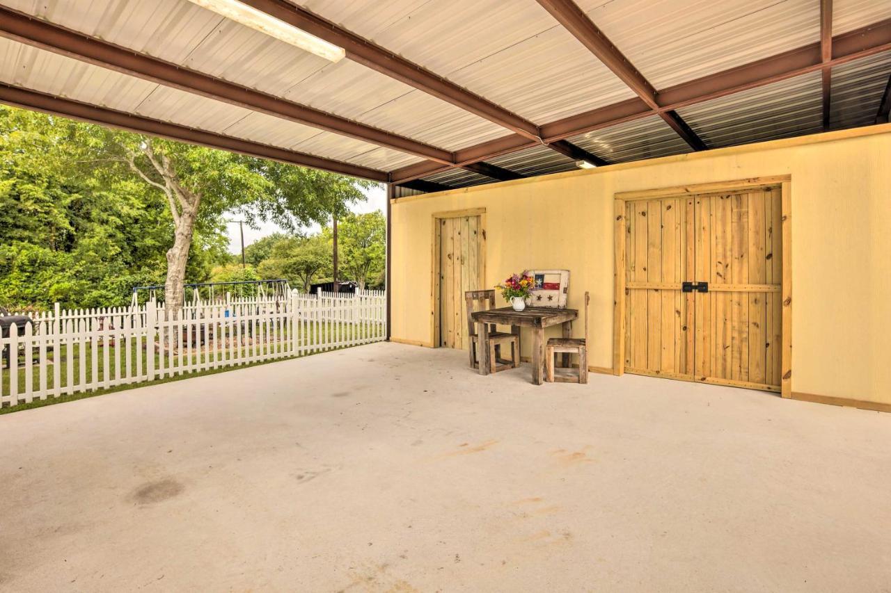 The Gathering Place Brenham Home On 6 Acres Eksteriør bilde